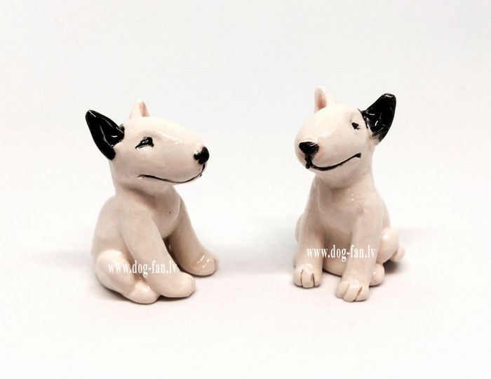 Bull_terrier_figurine_5um 